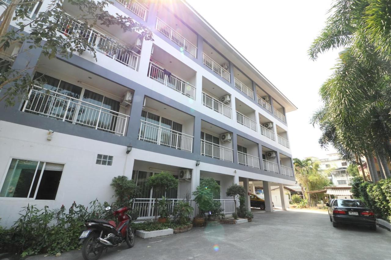 Oyo 75389 Pandora House Hotel Pattaya Luaran gambar