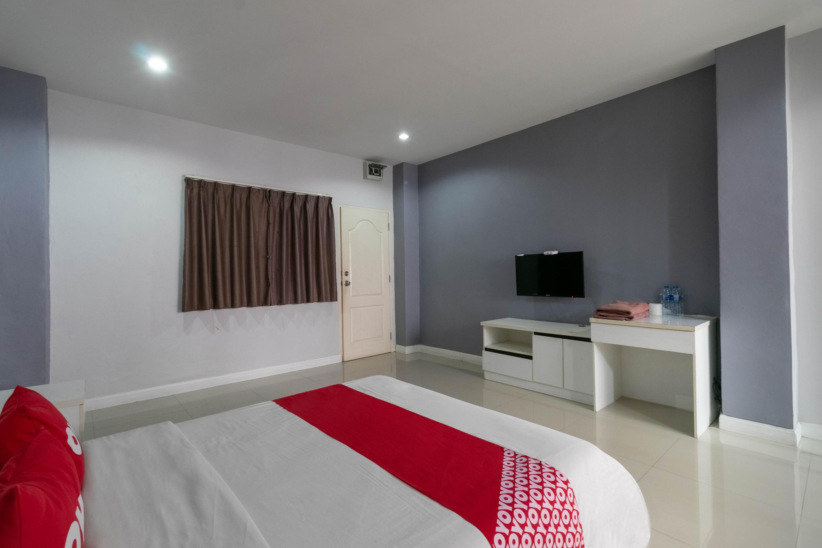 Oyo 75389 Pandora House Hotel Pattaya Luaran gambar