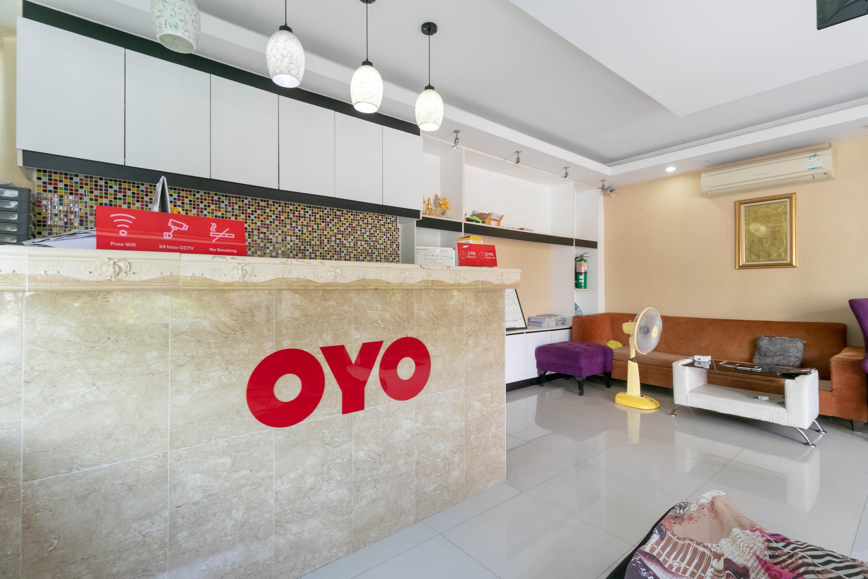 Oyo 75389 Pandora House Hotel Pattaya Luaran gambar