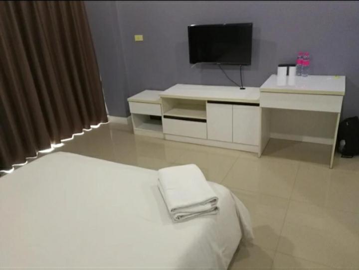 Oyo 75389 Pandora House Hotel Pattaya Luaran gambar