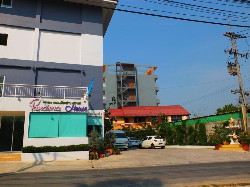 Oyo 75389 Pandora House Hotel Pattaya Luaran gambar