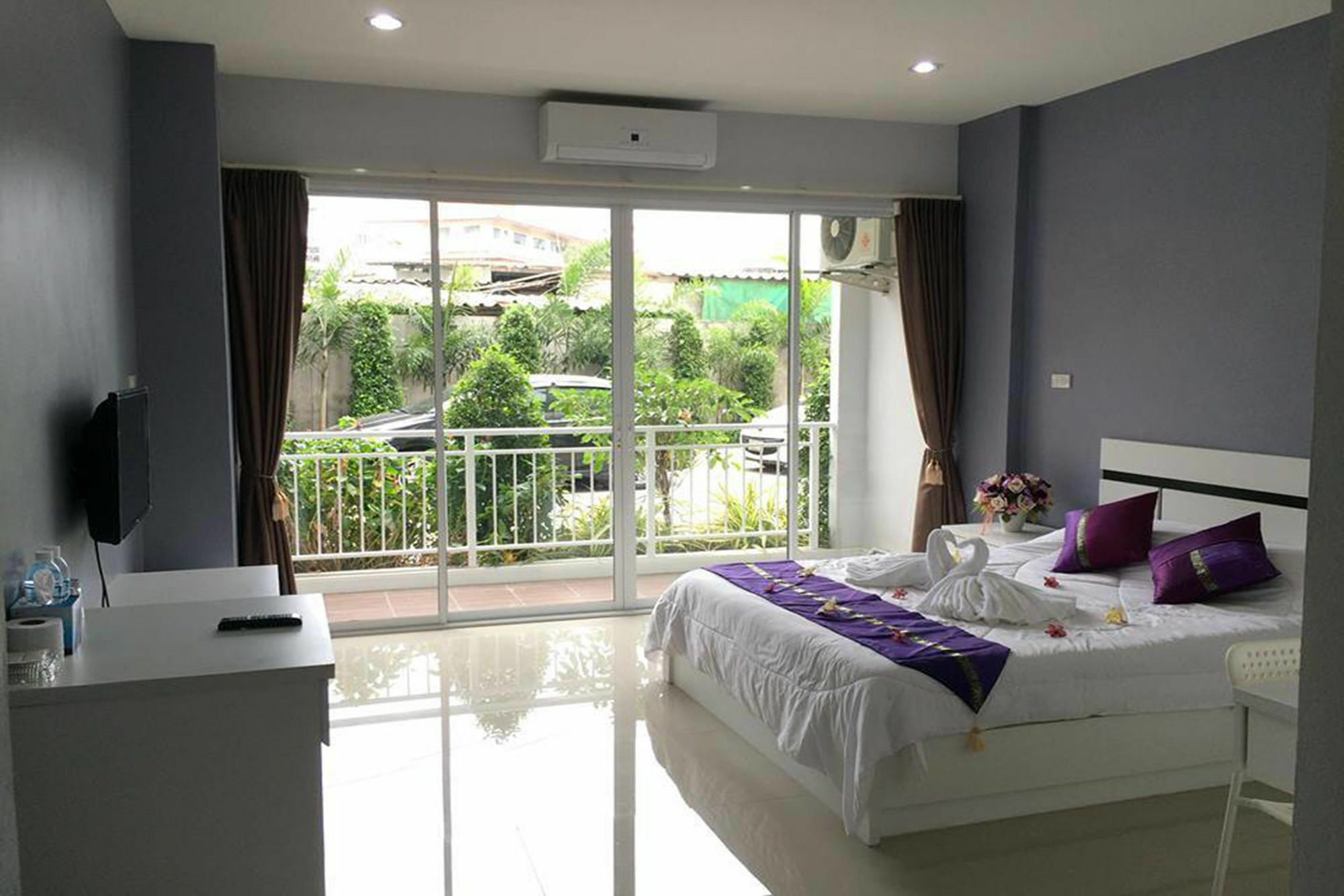 Oyo 75389 Pandora House Hotel Pattaya Luaran gambar