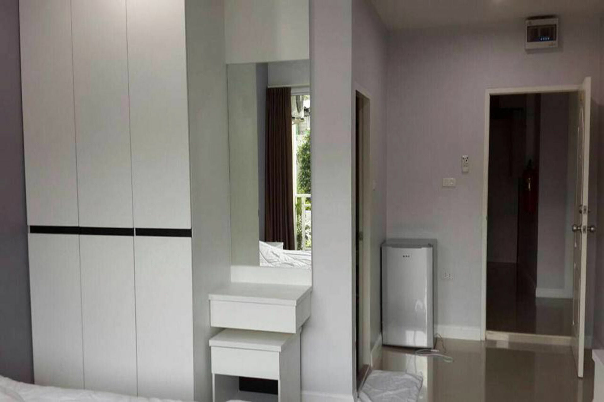 Oyo 75389 Pandora House Hotel Pattaya Luaran gambar