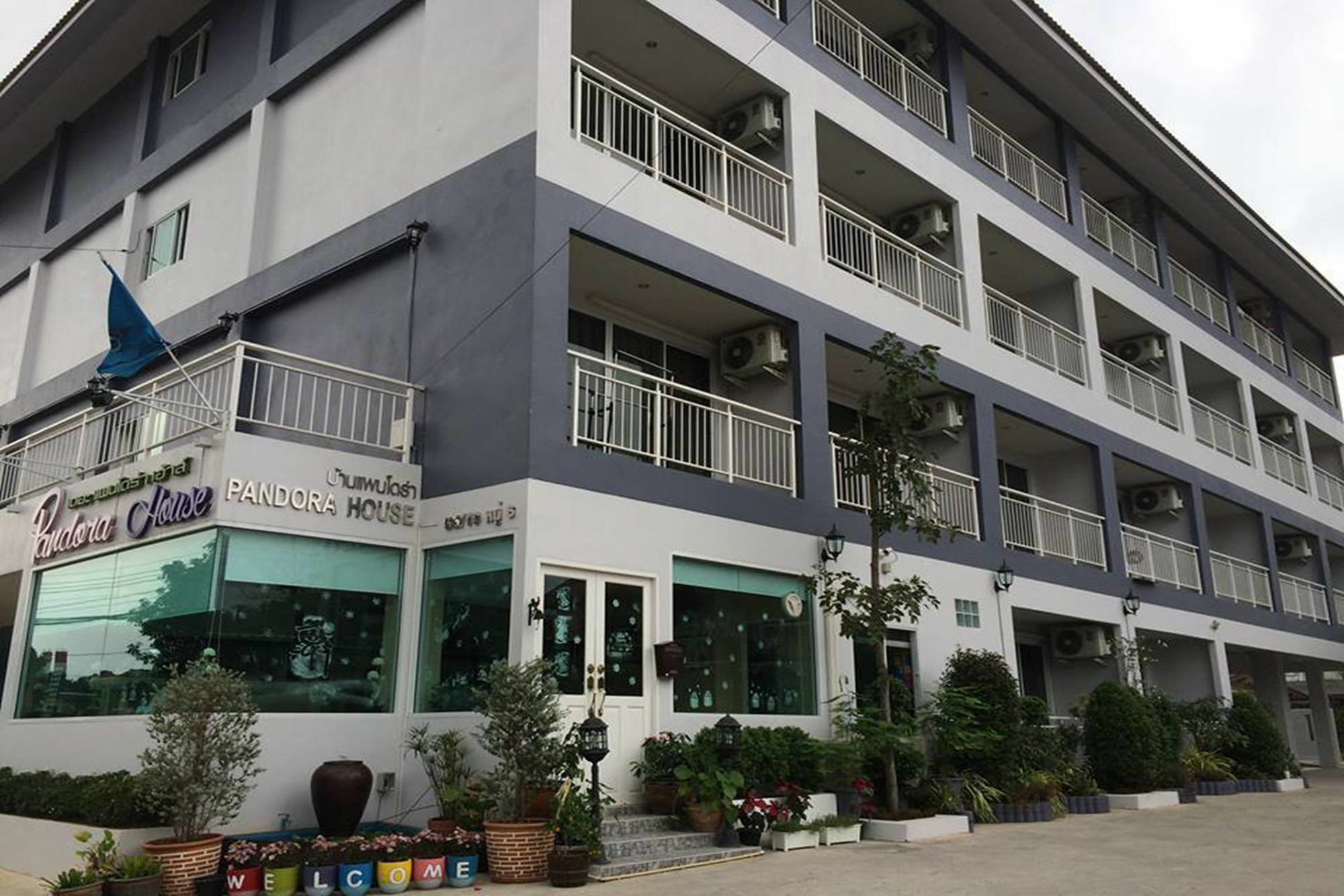 Oyo 75389 Pandora House Hotel Pattaya Luaran gambar