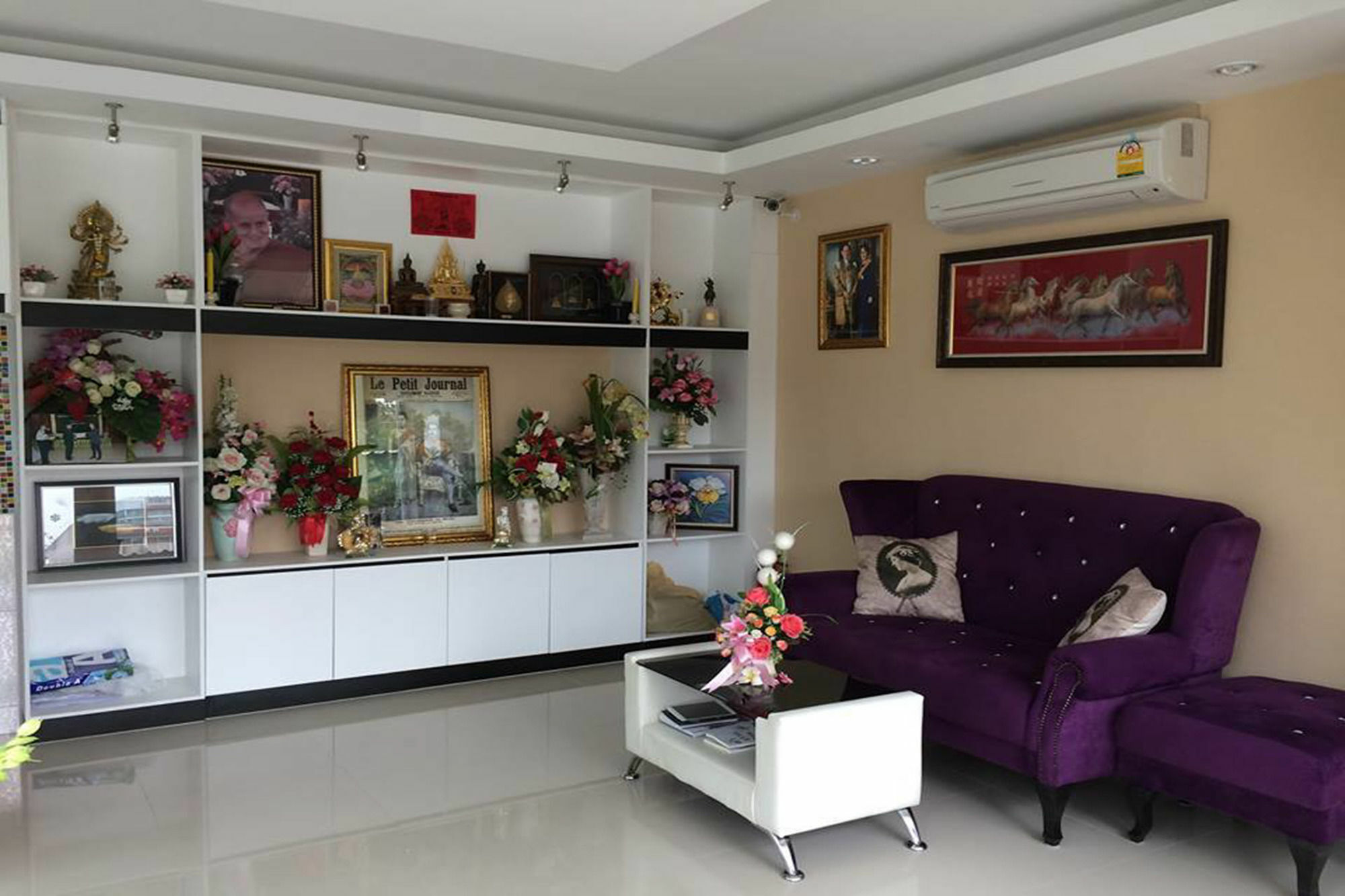 Oyo 75389 Pandora House Hotel Pattaya Luaran gambar